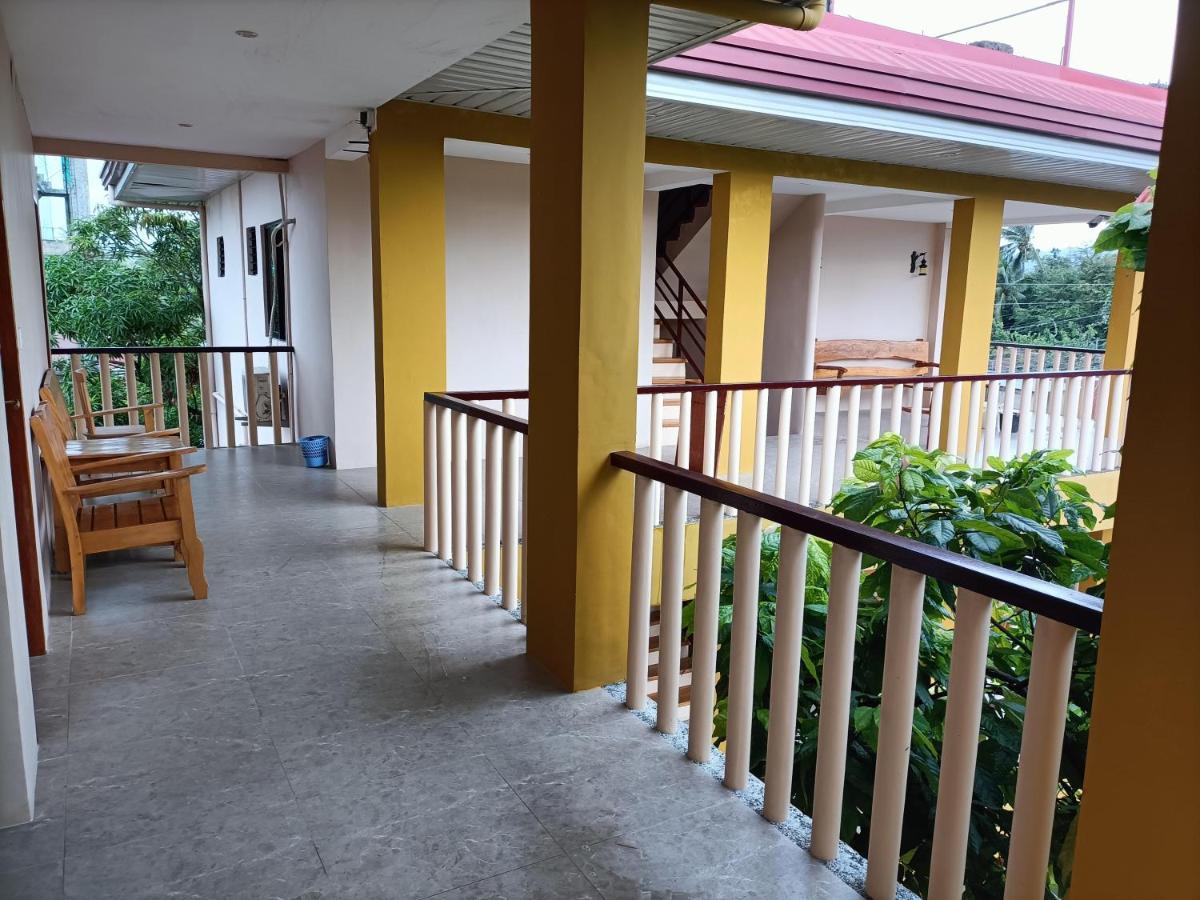Speed 8 Inn Moalboal Exterior photo