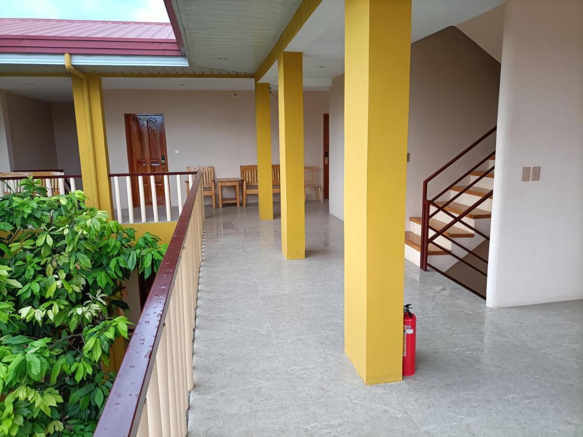 Speed 8 Inn Moalboal Exterior photo