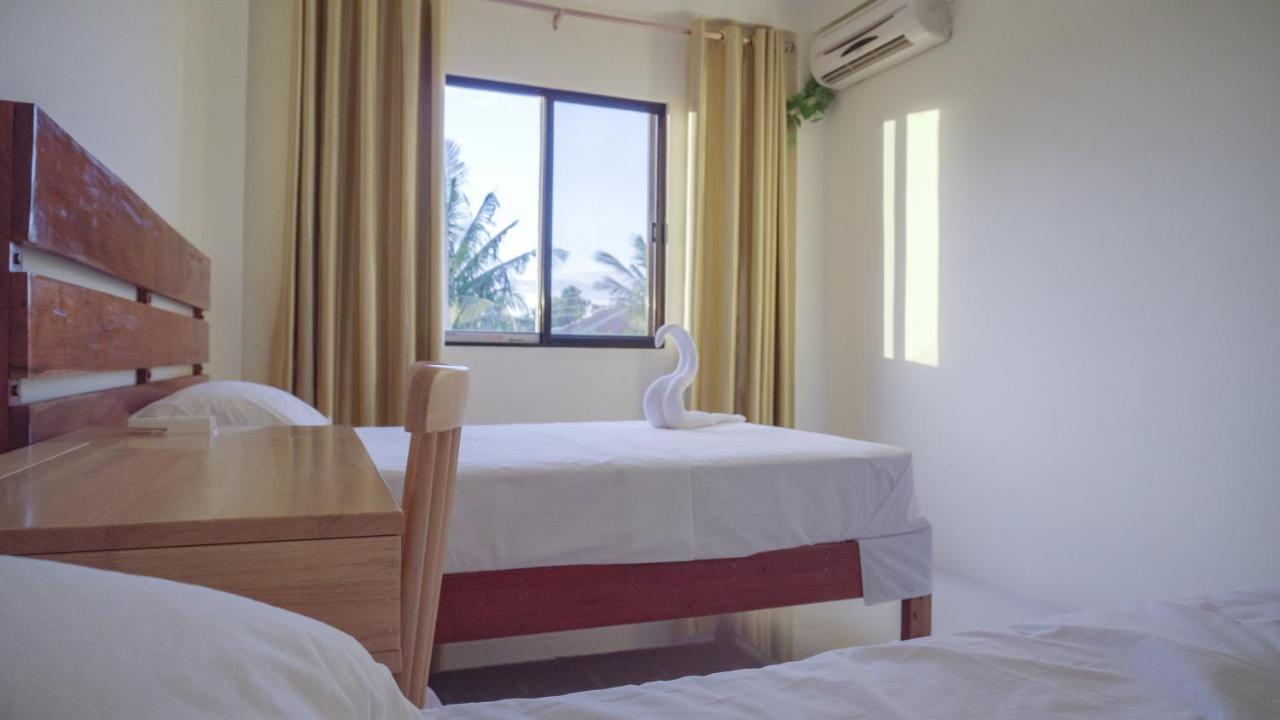 Speed 8 Inn Moalboal Exterior photo