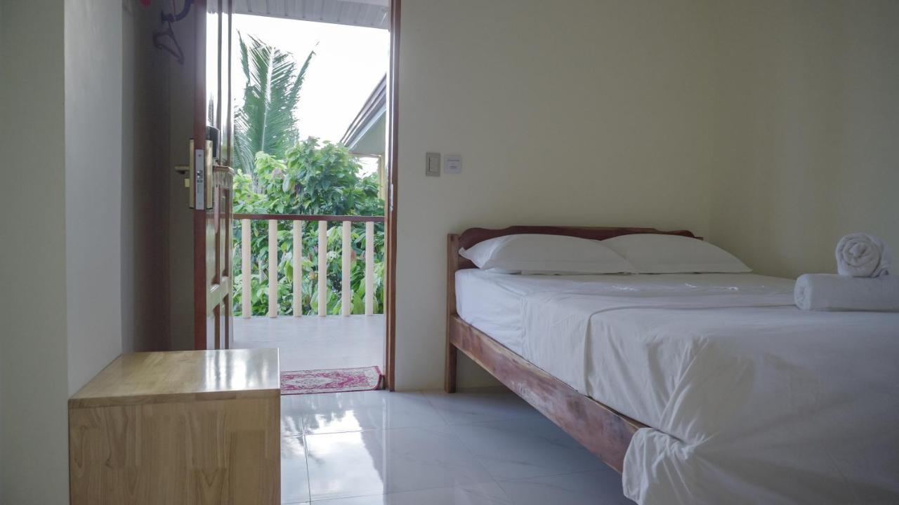 Speed 8 Inn Moalboal Exterior photo